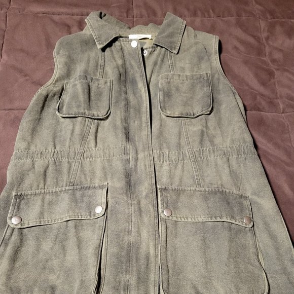 Army green and camo utility vest - Picture 8 of 12